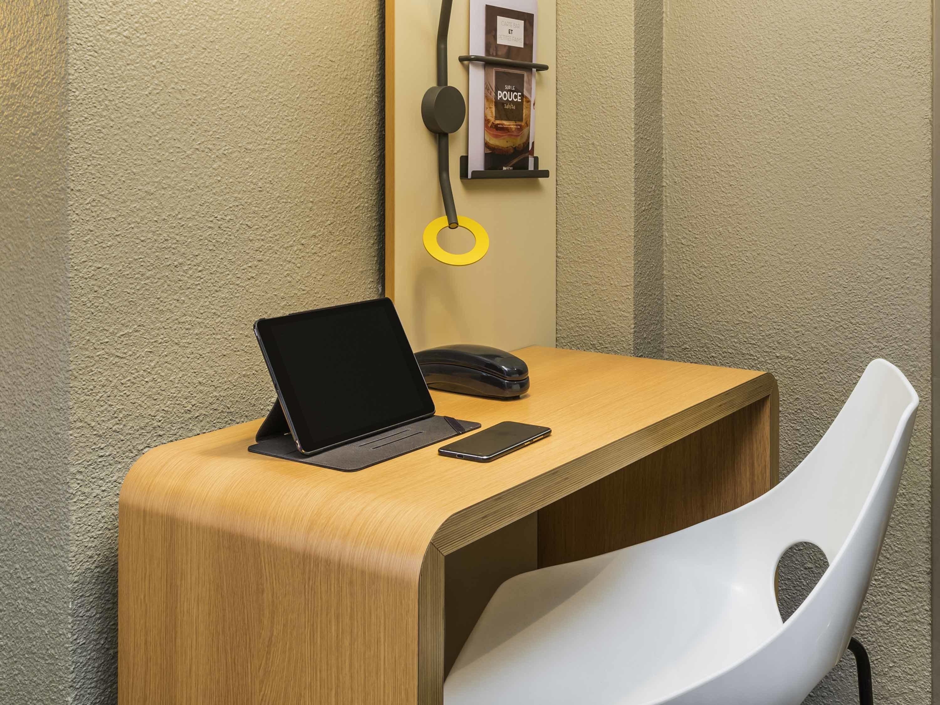 Готель Ibis Clichy Centre Mairie Екстер'єр фото