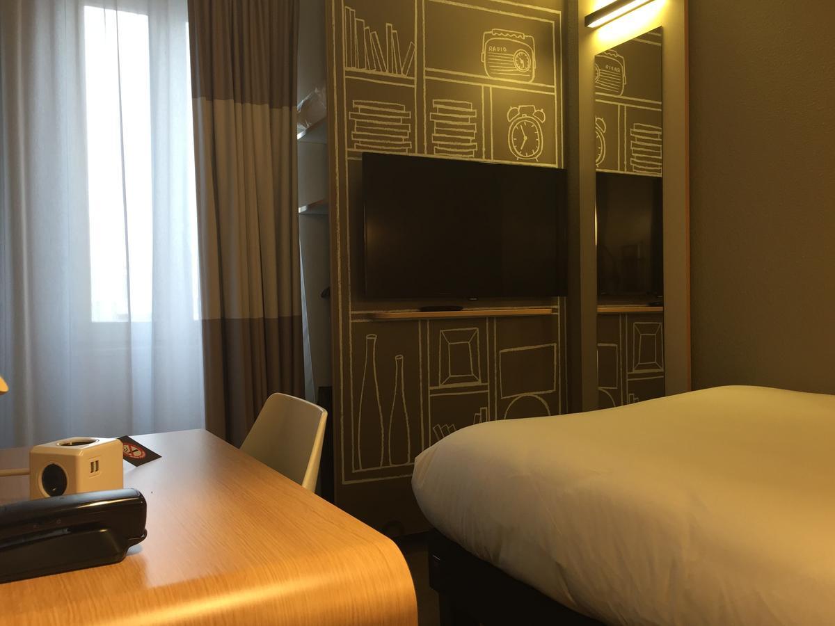 Готель Ibis Clichy Centre Mairie Екстер'єр фото